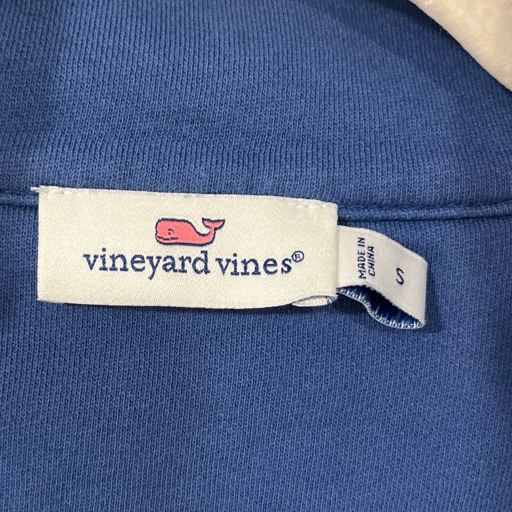 Vineyard Vines Winter Pattern Half Zip, Size Small - image 3